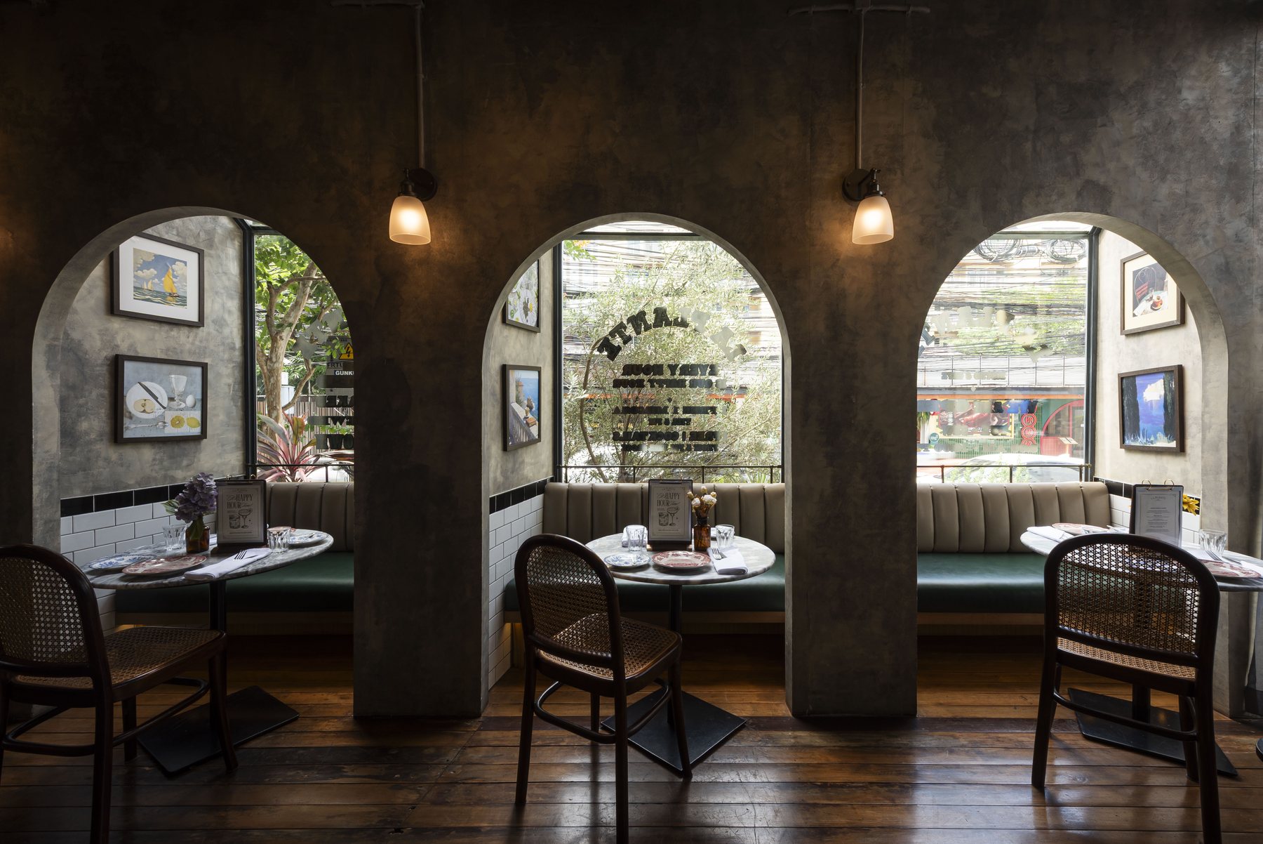 LA PLANTE bistro atmosphere